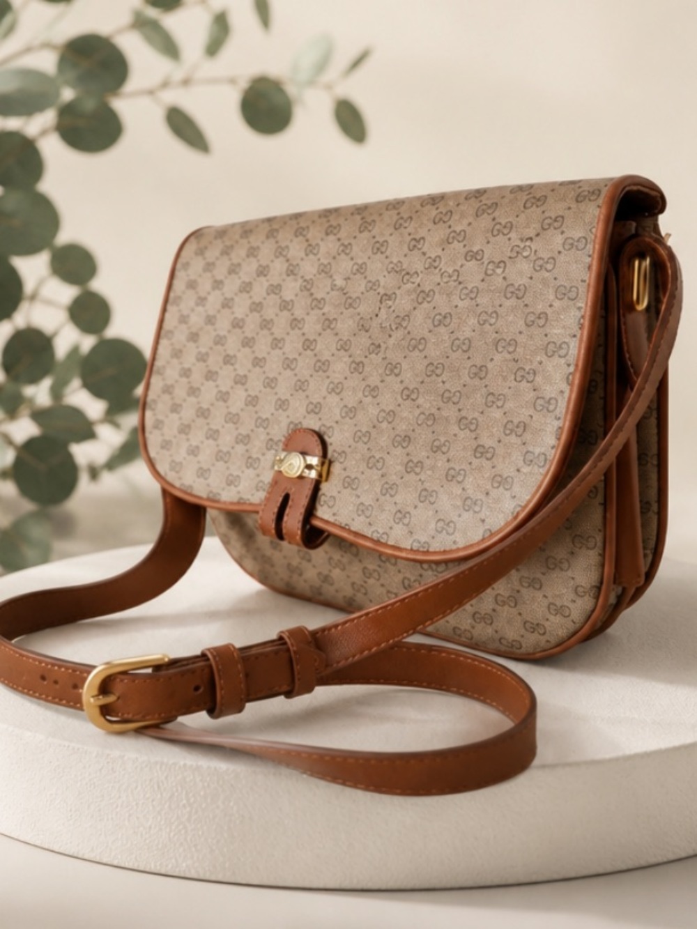 Authentic Gucci Leather Crossbody/Shoulder Bag.
